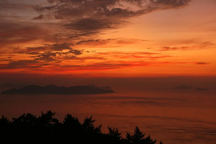 sunset hiking in Ibiza